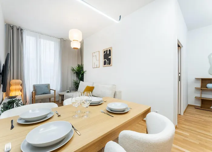 Rentero New Andel Skyline - 5 Lägenhet